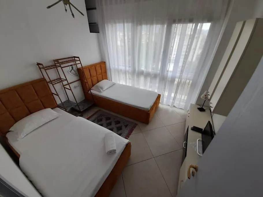 Isabel'S Penthouse Overlooking The City Tirana Albania