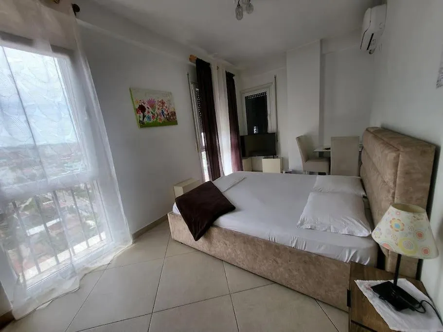 Isabel'S Penthouse Overlooking The City Tirana