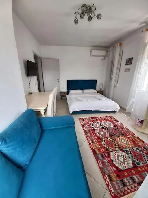 Isabel'S Penthouse Overlooking The City Tirana Albania