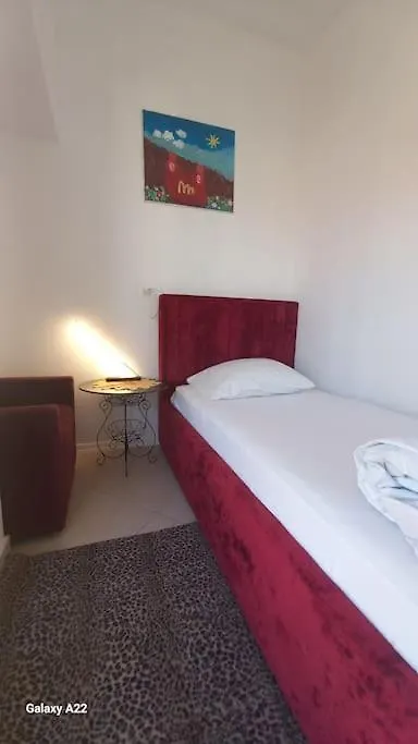 Isabel'S Penthouse Overlooking The City Tirana