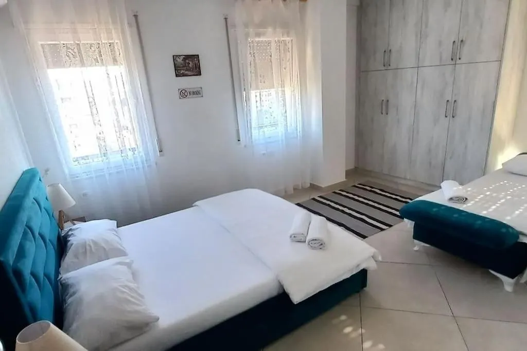Isabel'S Penthouse Overlooking The City Tirana